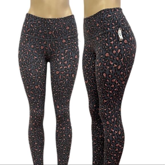 Victoria's Secret Sport Knockout Animal Print Tight Medium Rise Large NWT - Picture 1 of 9
